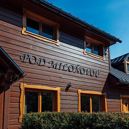 Pod Milonovou Apartman Velké Karlovice Kültér fotó