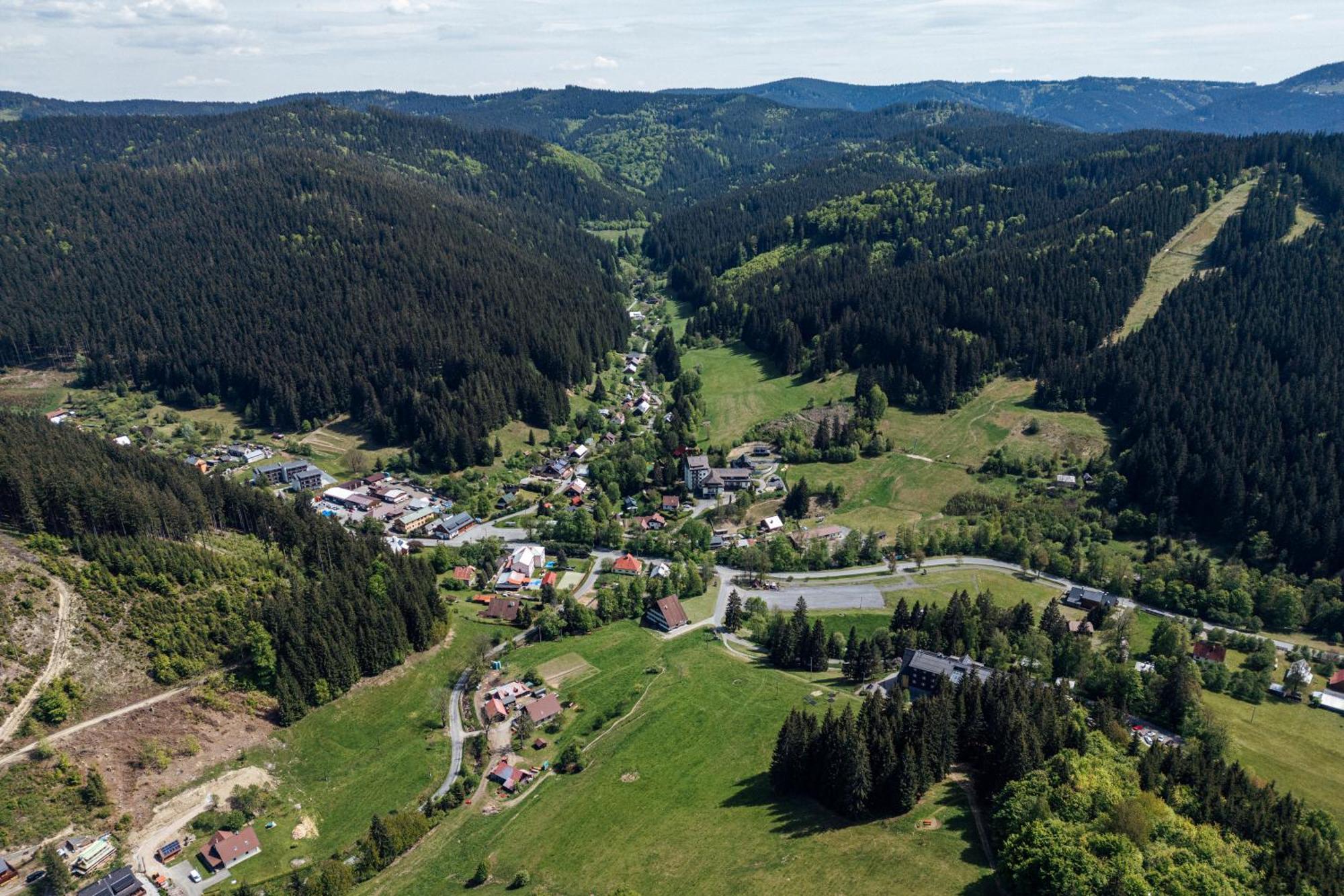 Pod Milonovou Apartman Velké Karlovice Kültér fotó